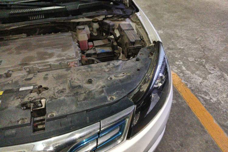 Used BYD e5 2016 300 Luxury Edition Engine Bay Left