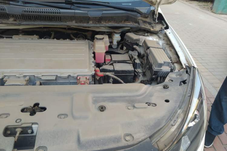 Used BYD e5 2016 300 Luxury Edition Engine Bay Left