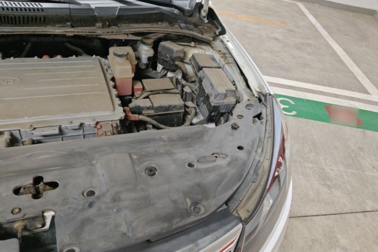 Used BYD e5 2016 300 Luxury Edition Engine Bay Left