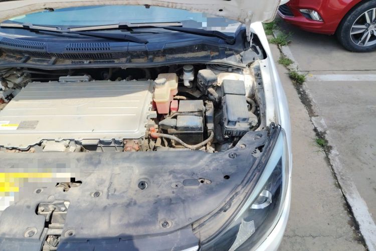 Used BYD e5 2016 300 Luxury Edition Engine Bay Left