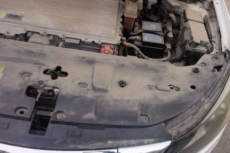 Used BYD e5 2016 300 Luxury Edition Engine Bay Left