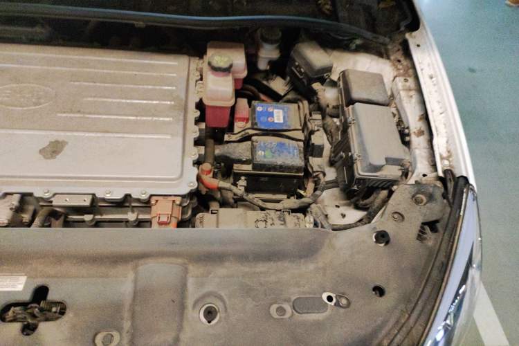 Used BYD e5 2016 300 Prestige Edition Engine Bay Left
