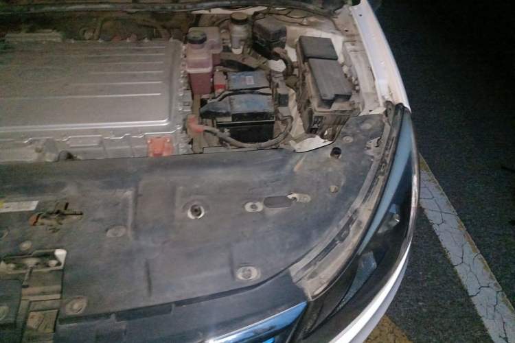 Used BYD e5 2016 300 Prestige Edition Engine Bay Left