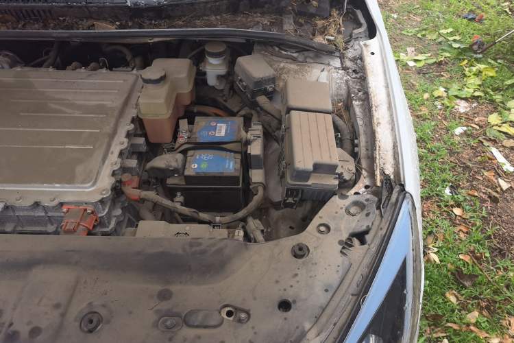 Used BYD e5 2016 300 Prestige Edition Engine Bay Left