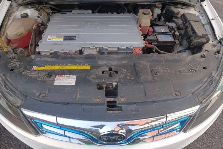 Used BYD e5 2016 300 Luxury Edition Engine Bay