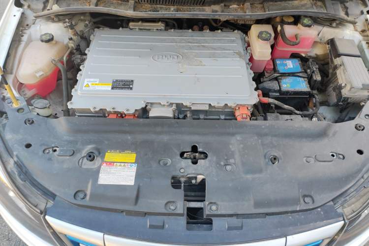 Used BYD e5 2016 300 Luxury Edition Engine Bay