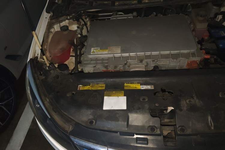 Used BYD e5 2016 300 Luxury Edition Engine Bay Right