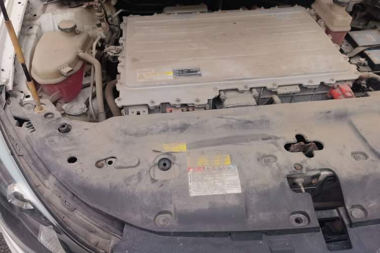 Used BYD e5 2016 300 Luxury Edition Engine Bay Right