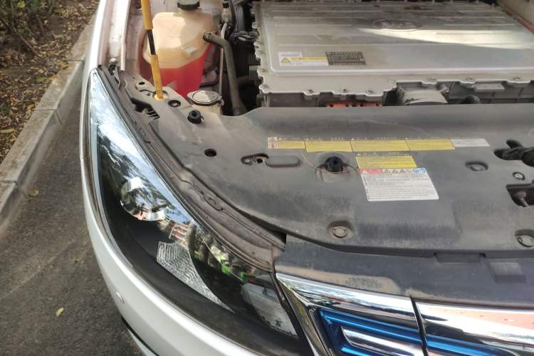 Used BYD e5 2016 300 Luxury Edition Engine Bay Right