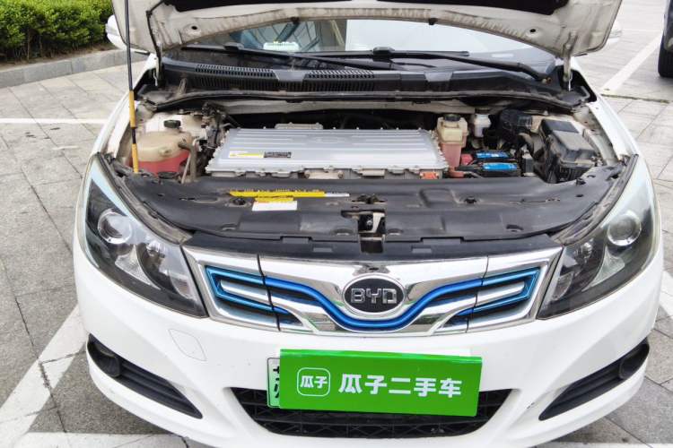 Used BYD e5 2016 300 Luxury Edition Engine Bay Right