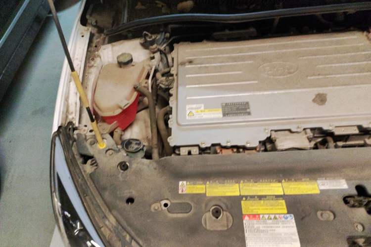Used BYD e5 2016 300 Prestige Edition Engine Bay Right