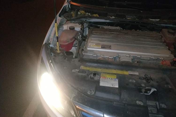 Used BYD e5 2016 300 Luxury Edition Engine Bay Right