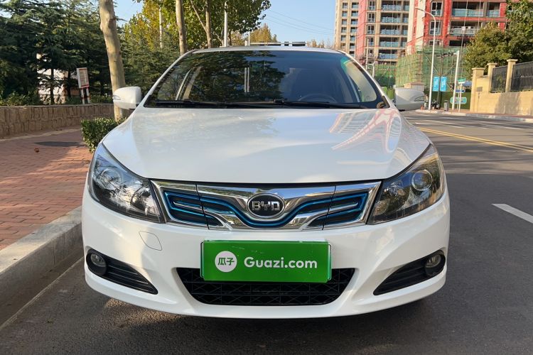 Used BYD e5 2016 300 Luxury Edition Exterior 1