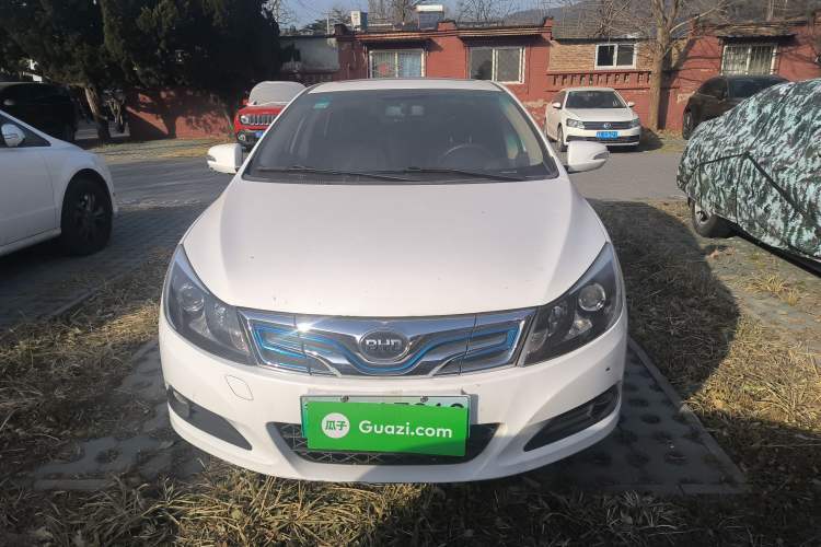 Used BYD e5 2016 300 Prestige Edition Exterior 1