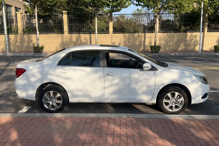 Used BYD e5 2016 300 Luxury Edition Exterior 2