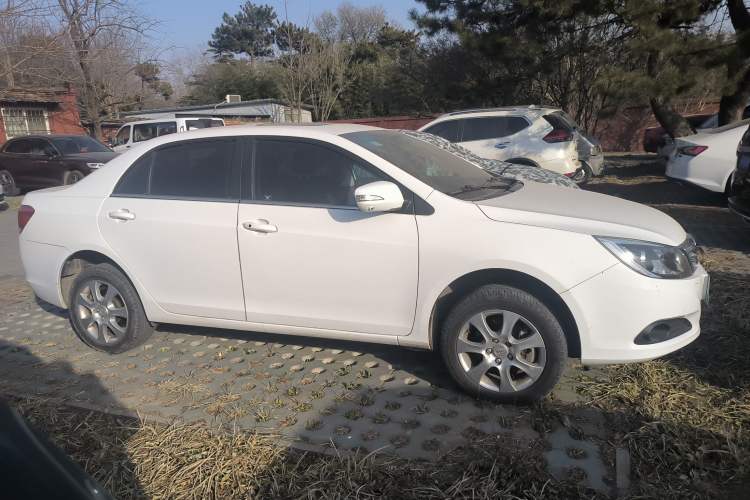 Used BYD e5 2016 300 Prestige Edition Exterior 2