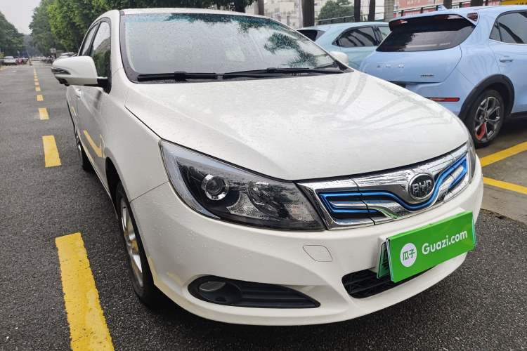 Used BYD e5 2016 300 Luxury Edition Exterior 2