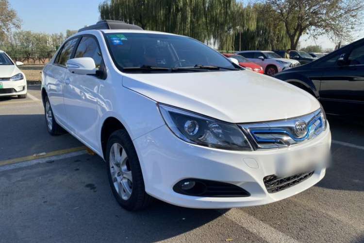 Used BYD e5 2016 300 Prestige Edition Exterior 2