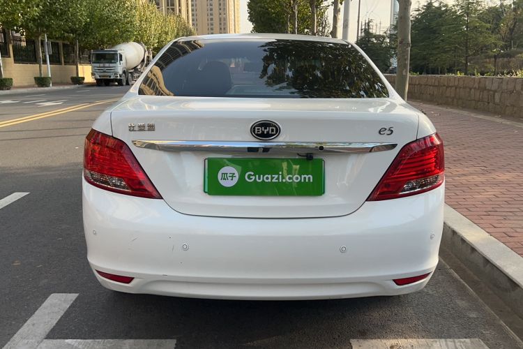 Used BYD e5 2016 300 Luxury Edition Exterior 4