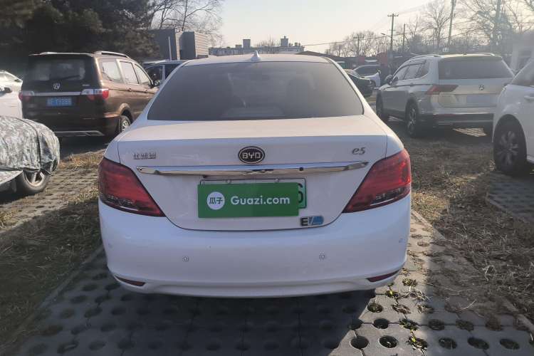 Used BYD e5 2016 300 Prestige Edition Exterior 4