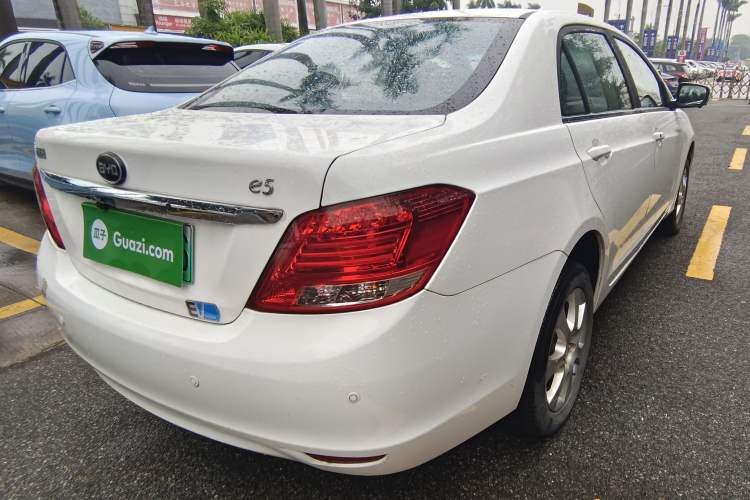 Used BYD e5 2016 300 Luxury Edition Exterior 5