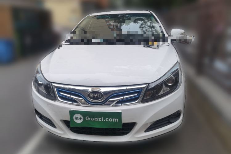 Used BYD e5 2016 300 Luxury Edition Front