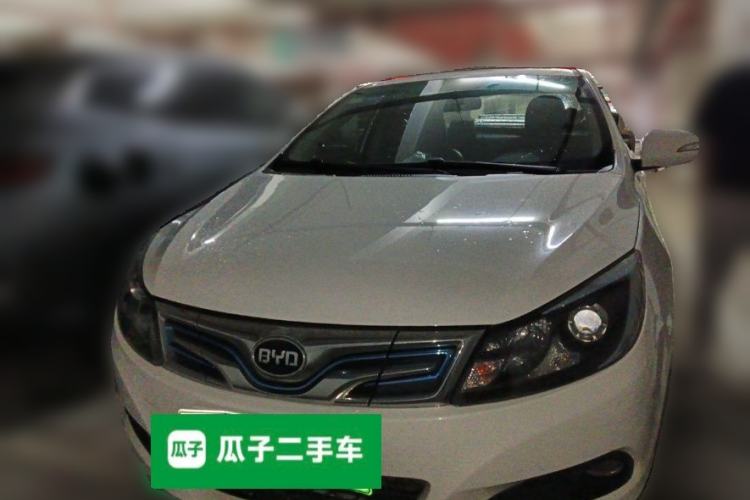 Used BYD e5 2016 300 Luxury Edition Front