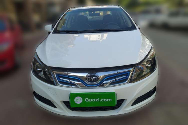 Used BYD e5 2016 300 Luxury Edition Front