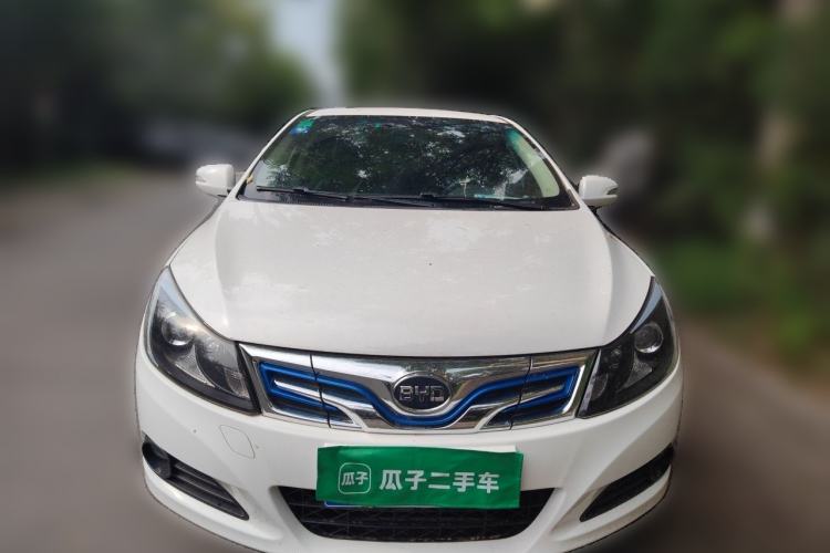 Used BYD e5 2016 300 Luxury Edition Front