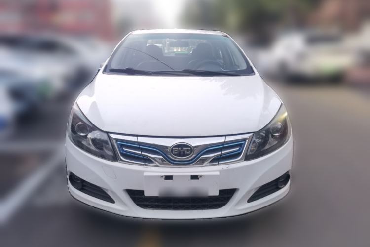 Used BYD e5 2016 300 Luxury Edition Front