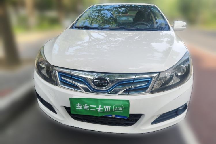 Used BYD e5 2016 300 Luxury Edition Front