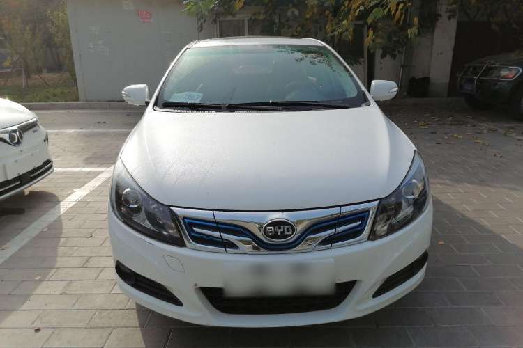 Used BYD e5 2016 300 Prestige Edition Front