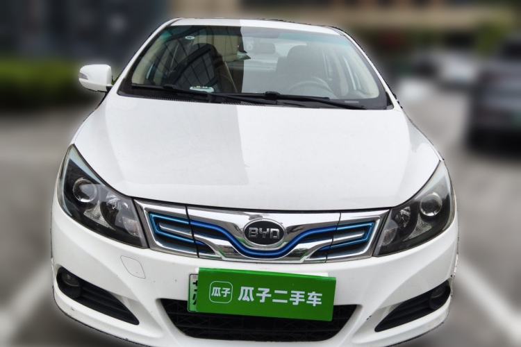 Used BYD e5 2016 300 Luxury Edition Front