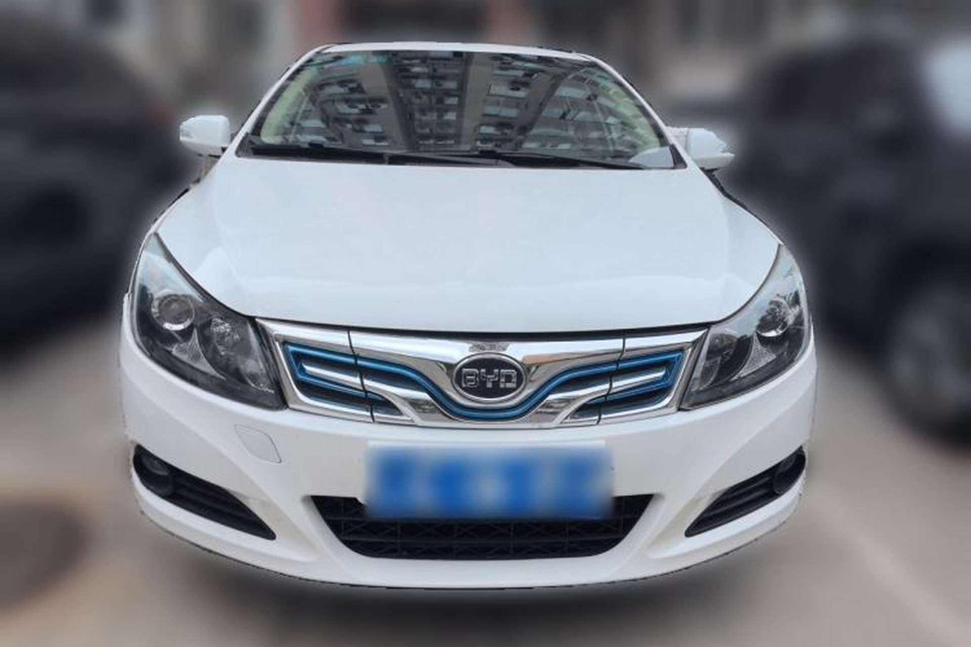 Used BYD e5 2016 300 Luxury Edition Front