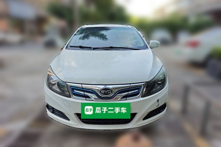 Used BYD e5 2016 300 Luxury Edition Front