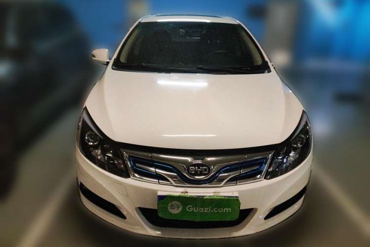 Used BYD e5 2016 300 Prestige Edition Front