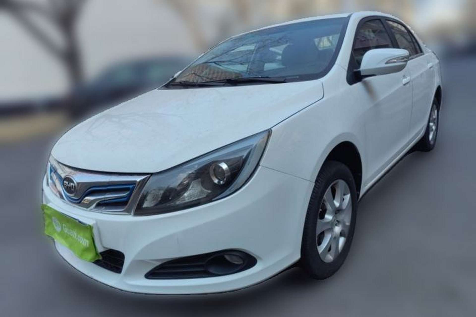 Used BYD e5 2016 300 Prestige Edition Front Left 45 Deg