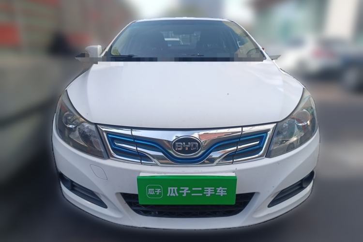 Used BYD e5 2016 300 Luxury Edition Front