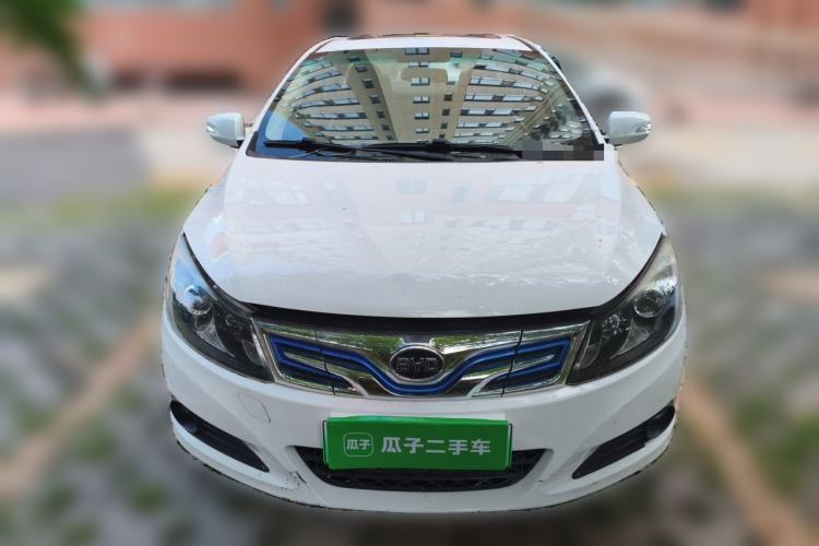 Used BYD e5 2016 300 Luxury Edition Front
