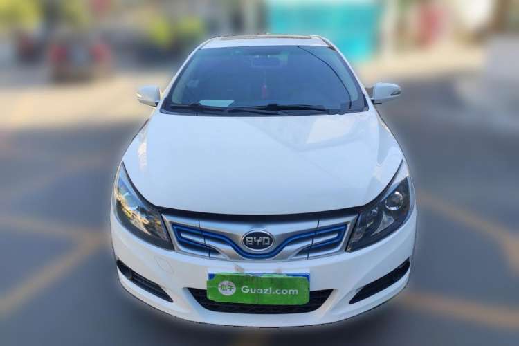 Used BYD e5 2016 300 Luxury Edition Front