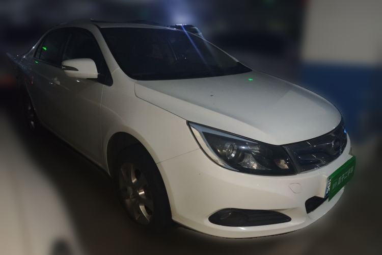 Used BYD e5 2016 300 Luxury Edition Front Right 45 Deg
