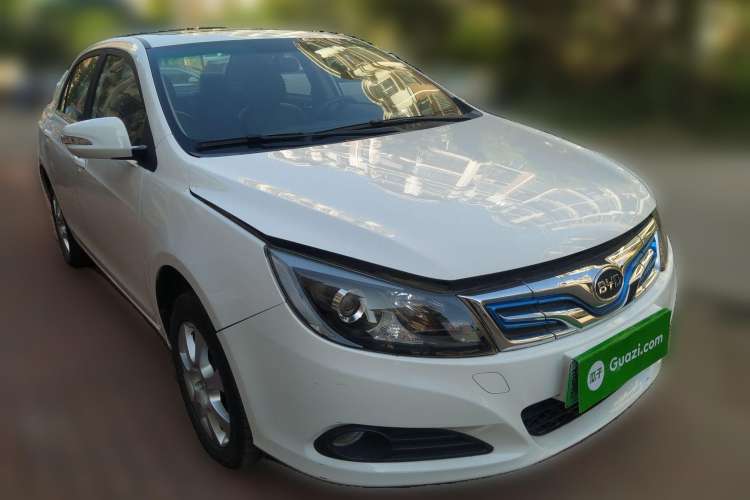 Used BYD e5 2016 300 Luxury Edition Front Right 45 Deg