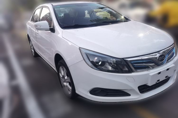 Used BYD e5 2016 300 Luxury Edition Front Right 45 Deg