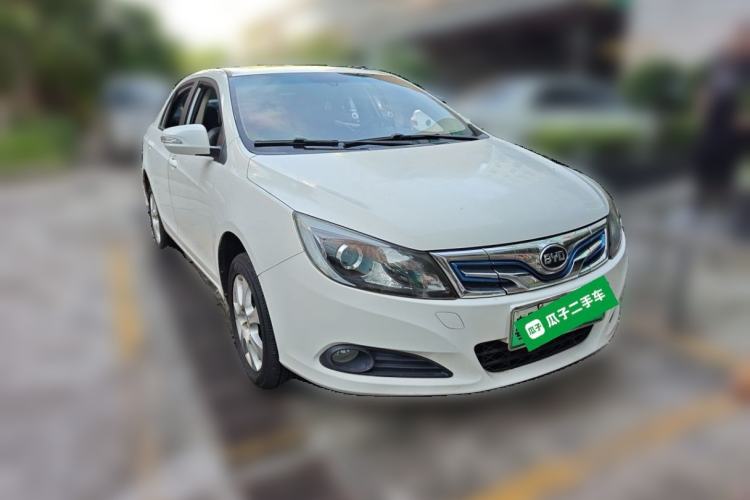 Used BYD e5 2016 300 Luxury Edition Front Right 45 Deg