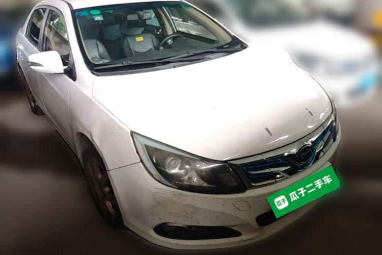 Used BYD e5 2016 300 Luxury Edition Front Right 45 Deg
