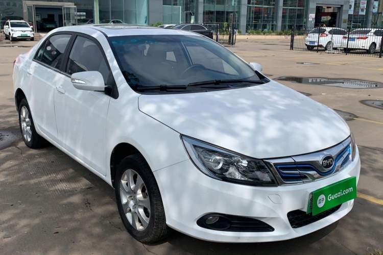 Used BYD e5 2016 300 Luxury Edition Front Right 45 Deg