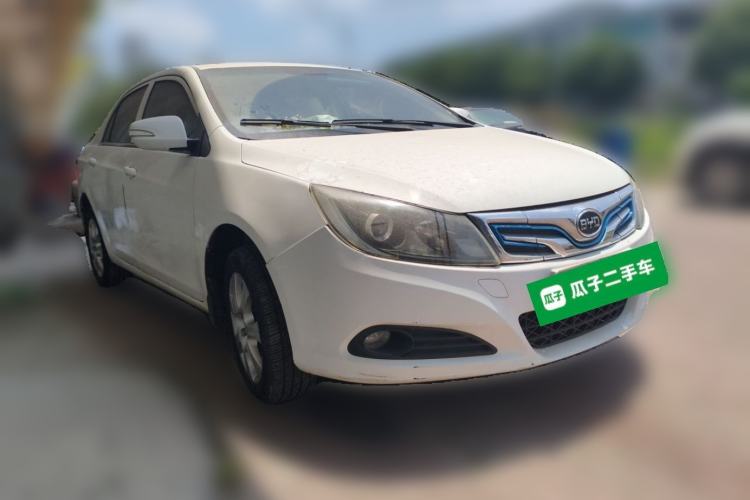 Used BYD e5 2016 300 Comfort Version Front Right 45 Deg