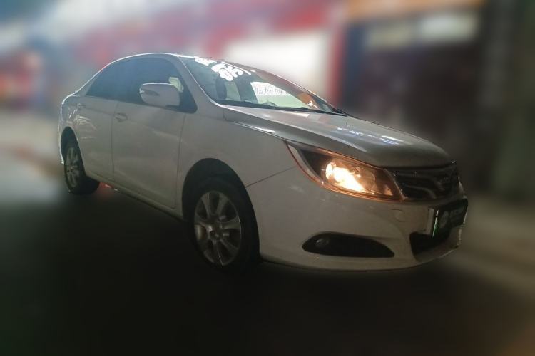 Used BYD e5 2016 300 Luxury Edition Front Right 45 Deg