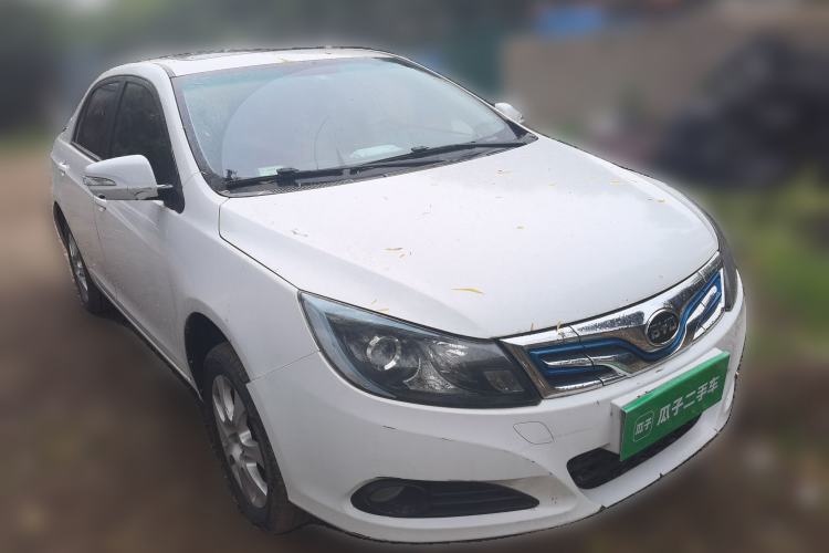 Used BYD e5 2016 300 Prestige Edition Front Right 45 Deg