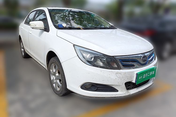 Used BYD e5 2016 300 Prestige Edition Front Right 45 Deg